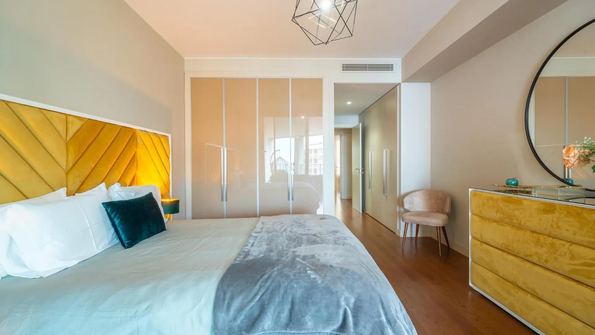 アパート フンシャルLux Flat, Sea View, Ac, 3 Pools And Gymアパートメント