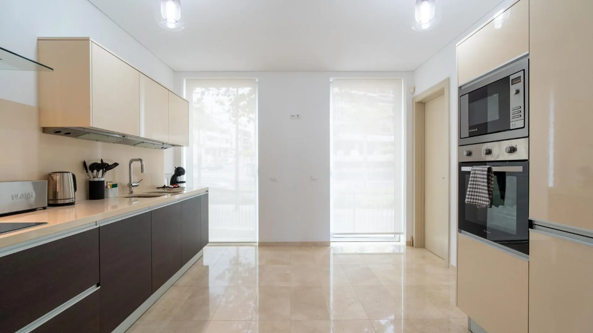 フンシャルLux Flat, Sea View, Ac, 3 Pools And Gymアパートメント フンシャル
